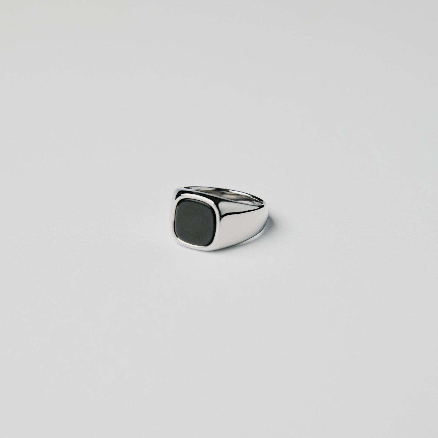 Noir Square Ring