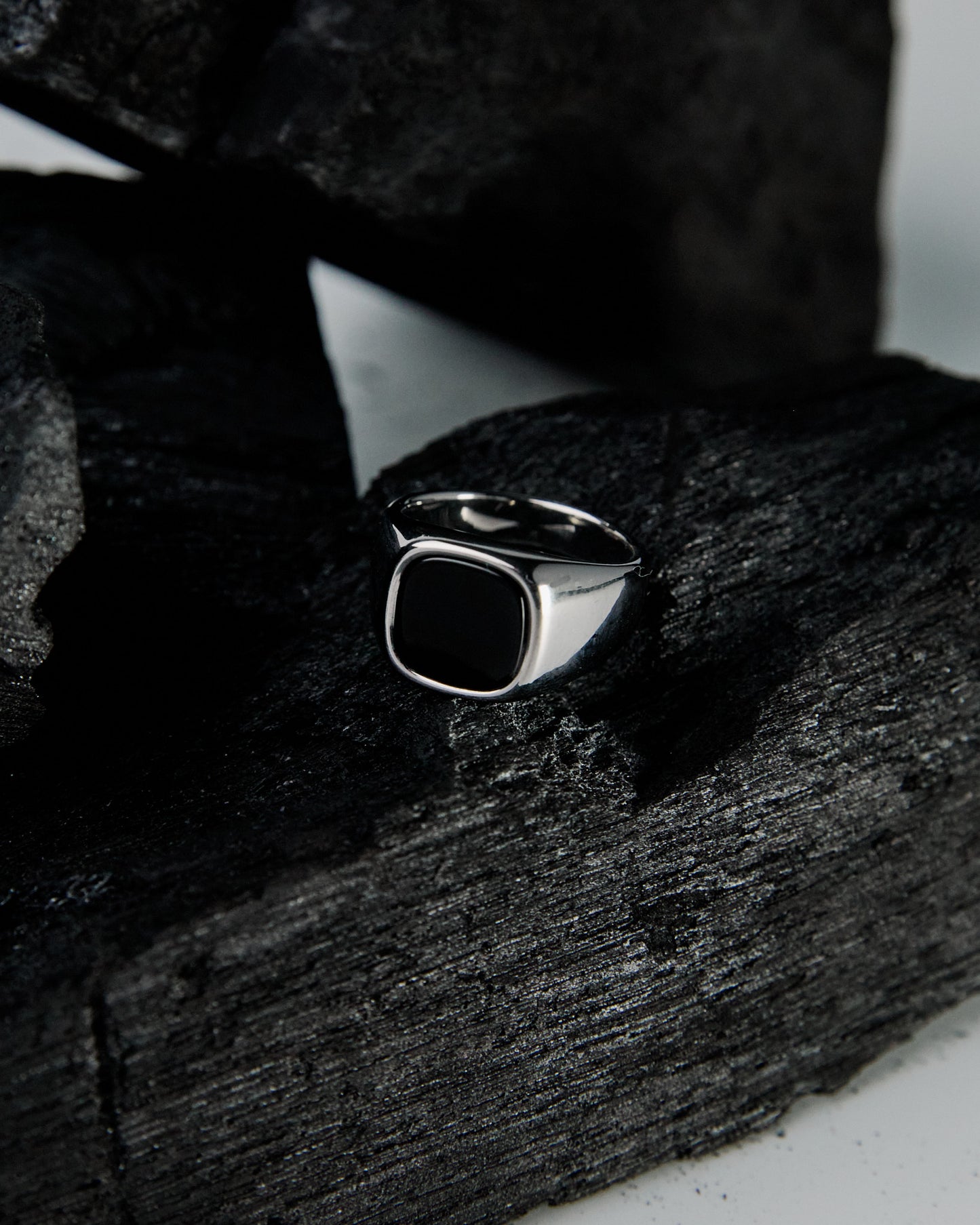 Noir Square Ring