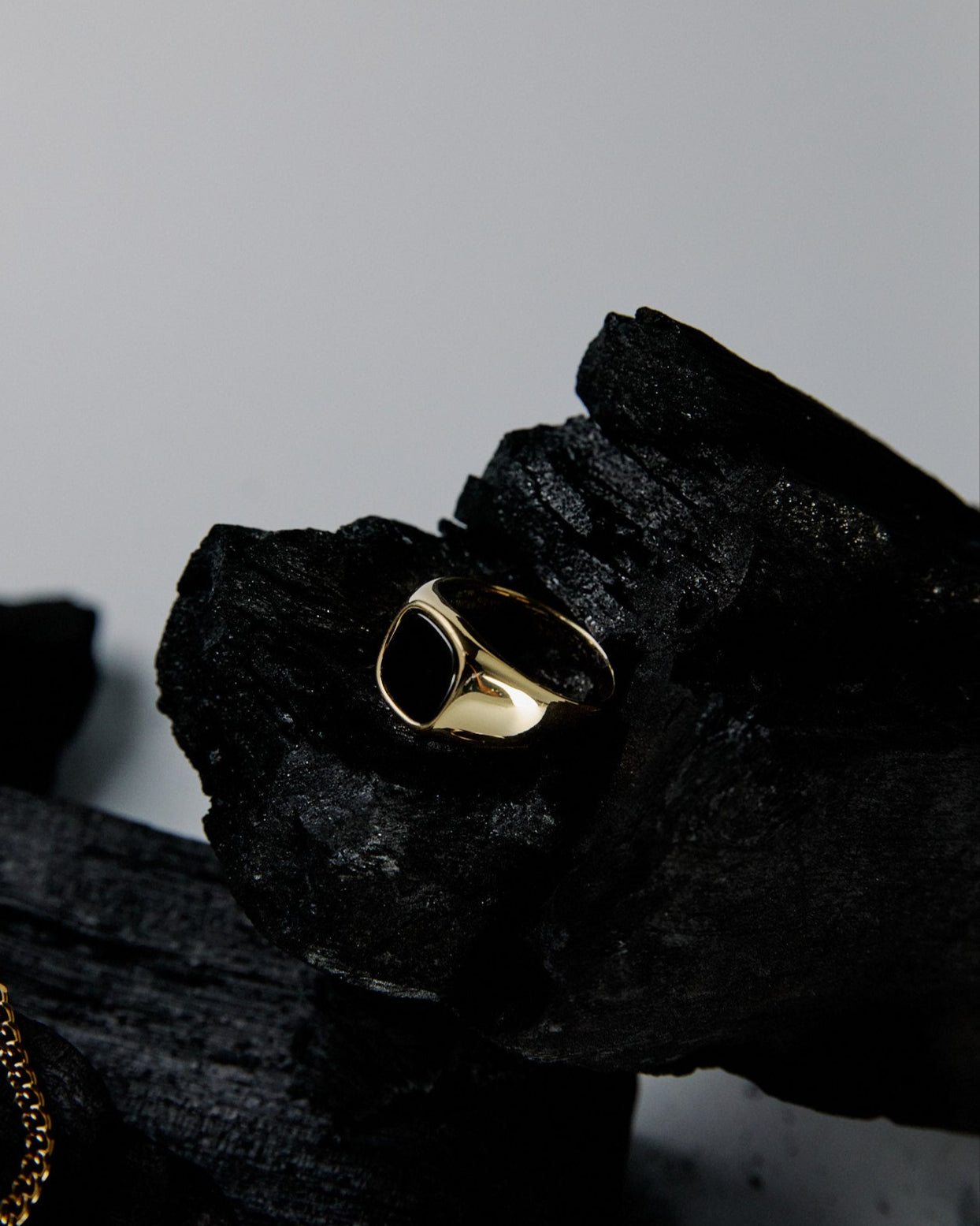 Noir Square Ring GOLD